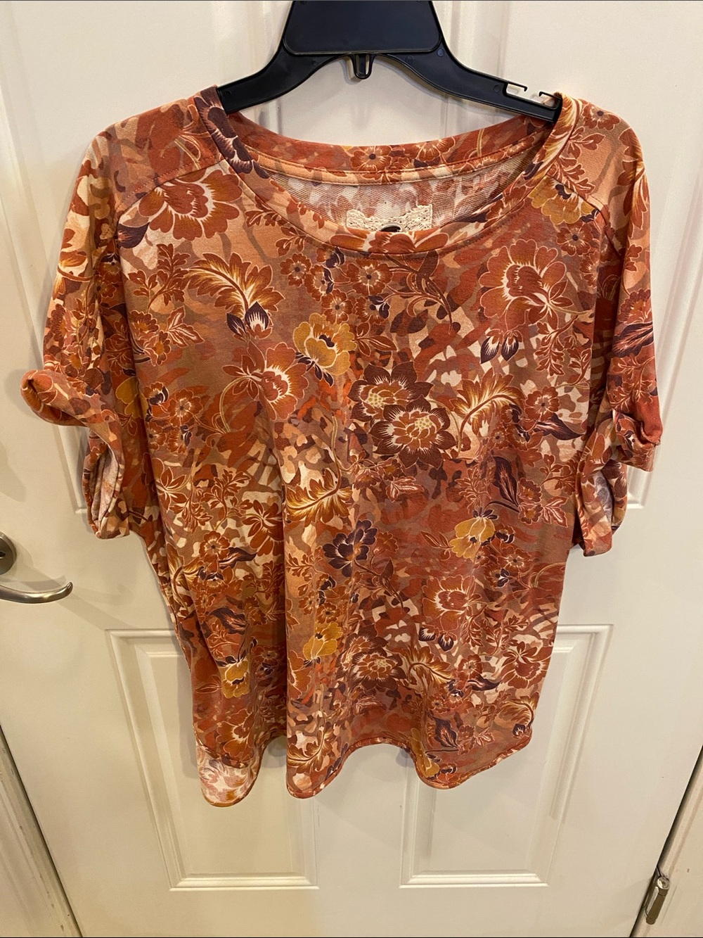Cupio Floral Short Sleeve Tee in Rust and Mustard